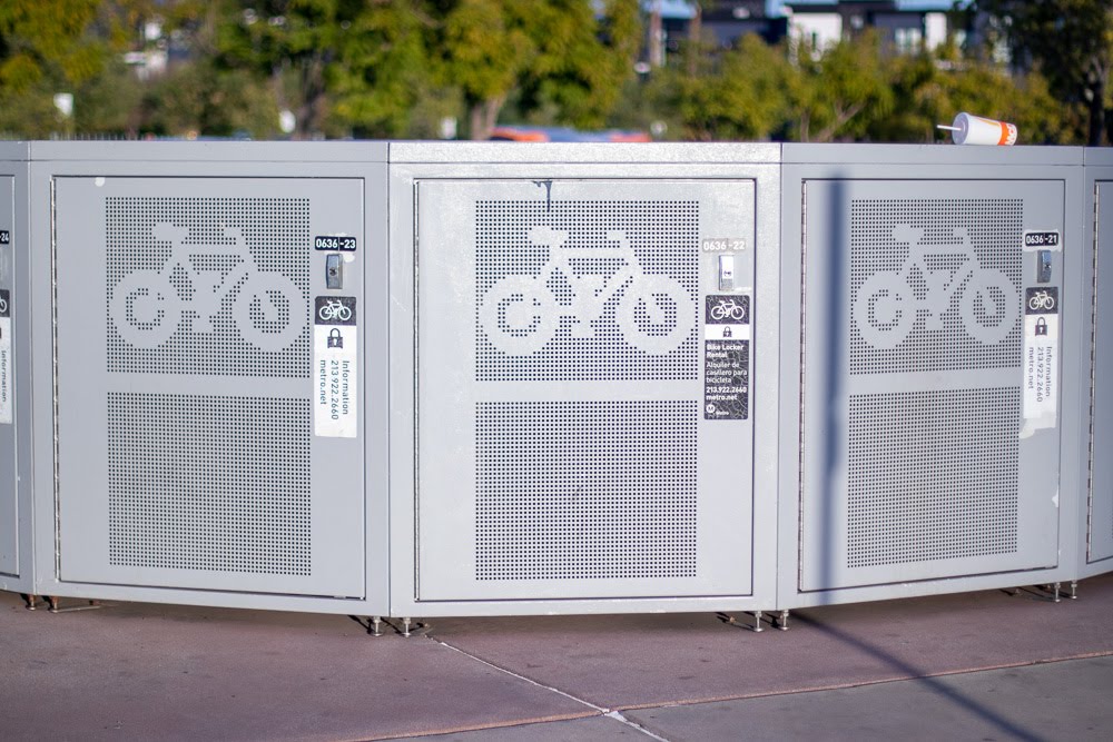 Long Bch., CA – Pedestrian Fatally Struck by Semi-Truck on Paramount Blvd