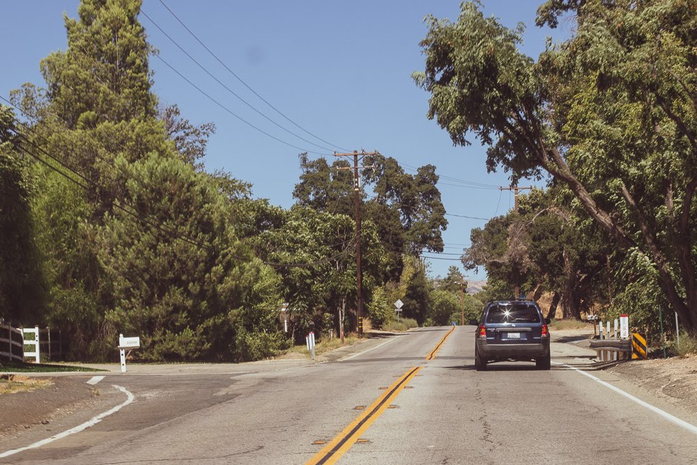 Los Angeles, CA – Police Respond to Traffic Collision Near White Oak Ave in West Valley