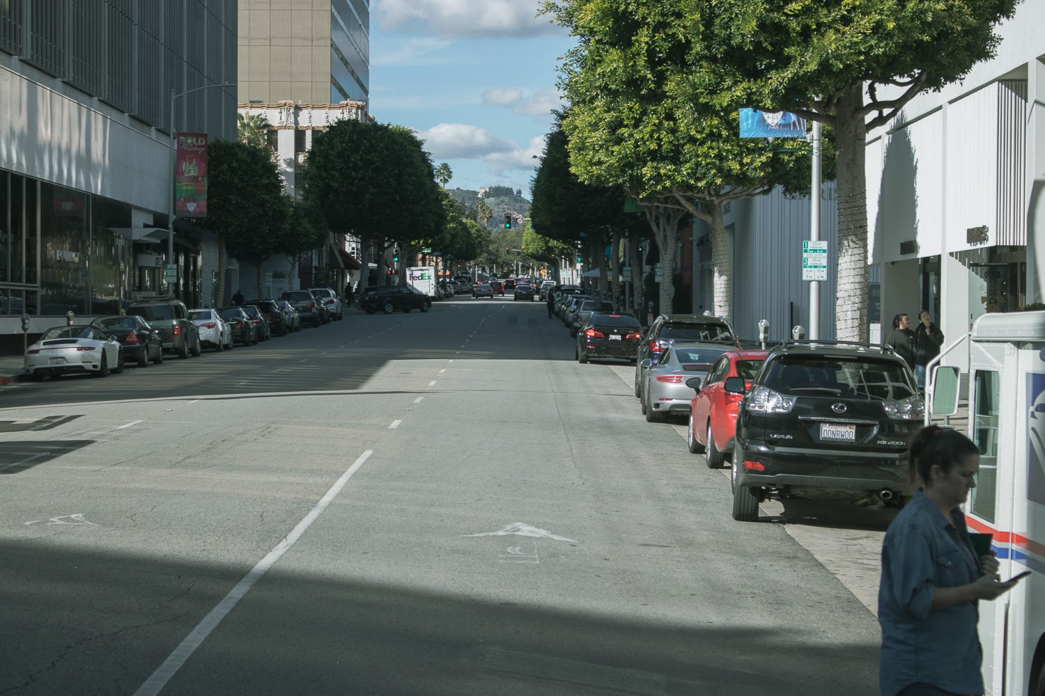 Los Angeles, CA – Person Injured in Hit-and-Run Collision on E 7th St